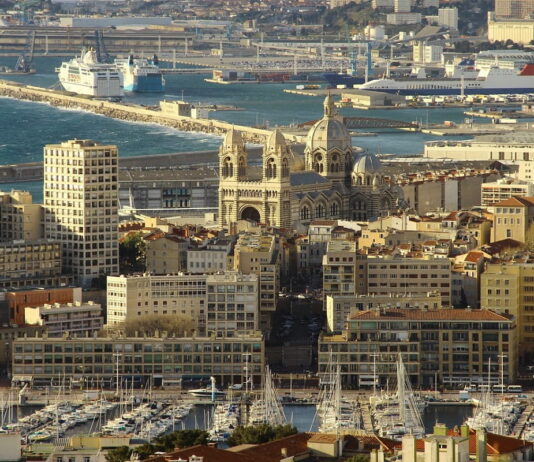 Fascino di Marsiglia: torna indietro nel tempo e goditi la città fascino marsiglia